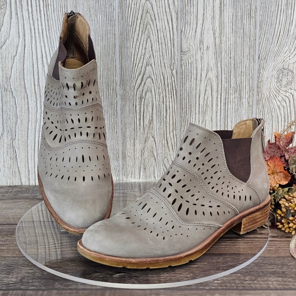 Söfft Brenley Leather Chelsea Ankle Boots 11M Taupe Gray Cutout Booties Zip Back